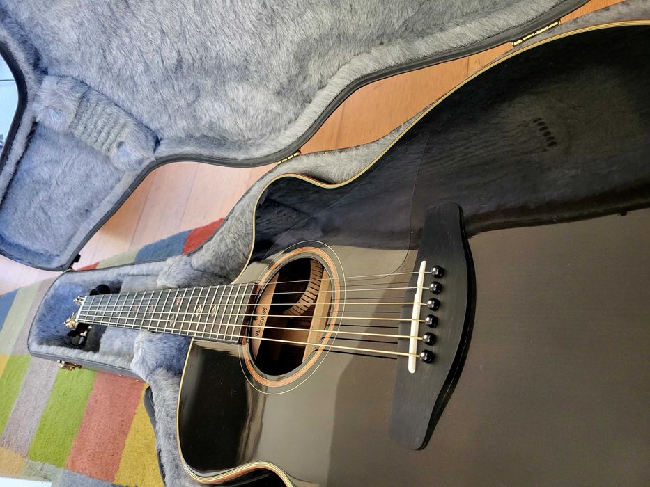 Guitarra acústica Yamaha