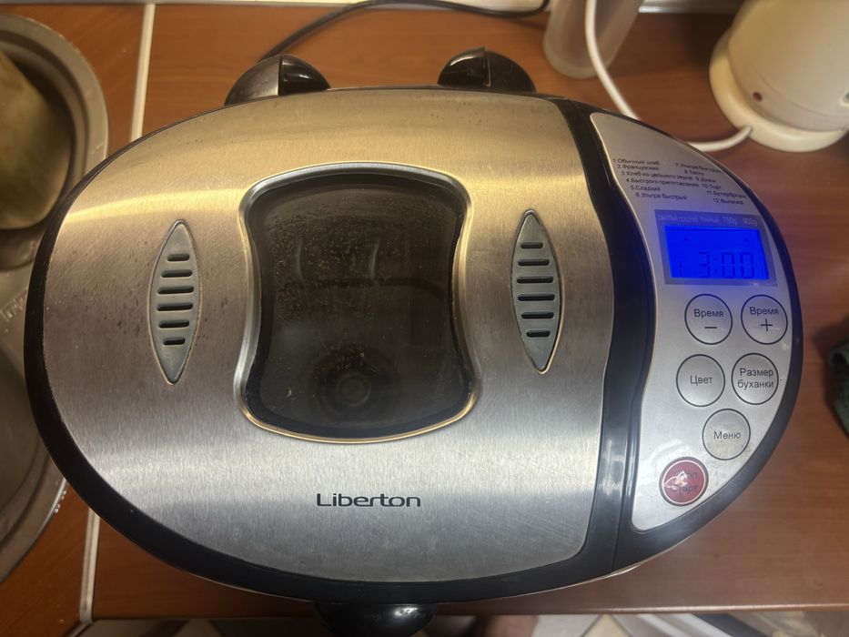 Хлібопічка Liberton LBM04