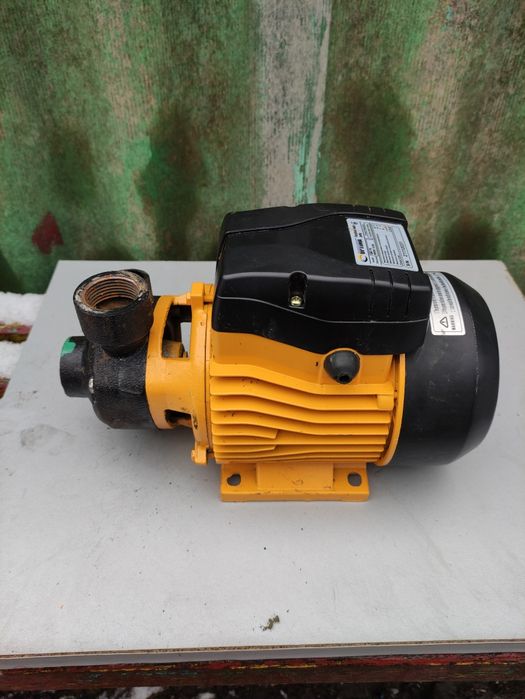 Продам насос для перекачки води