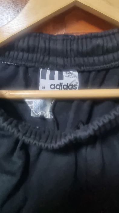 Bermuda antiga do sporting  anos 90 material  da adidas  raro