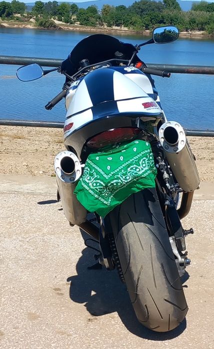 Suzuki tl1000r em excelente estado