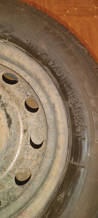 Продам зимові шини на дисках r13