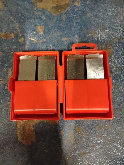 Nowe noże do maszyny gwintującej Ridgid.