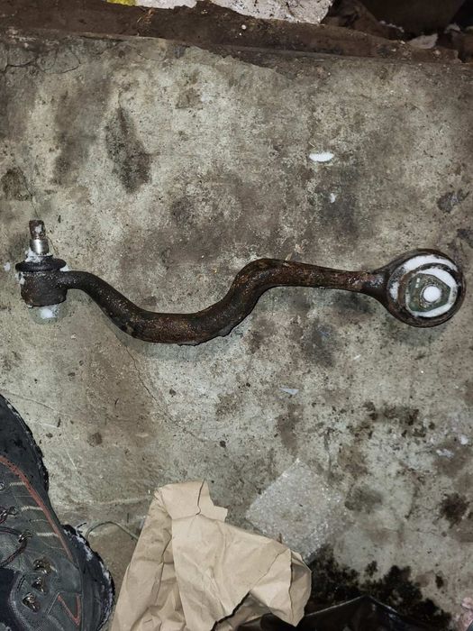 Продам лівий важіль е34.