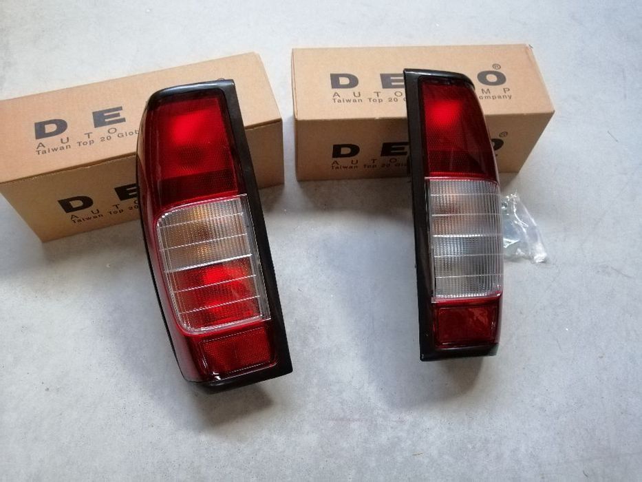 Farolins de stop Nissan Navara D22 NOVOS