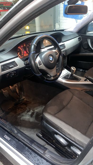 BMW 320 em bom estado geral