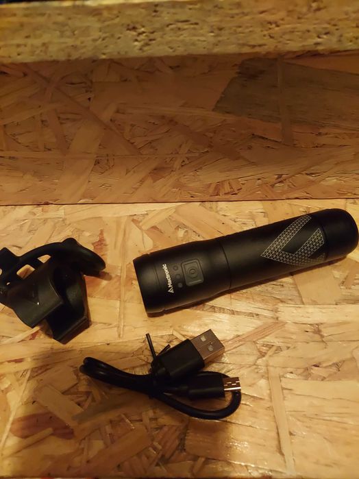 Lampka rowerowa 1000 lm przednia Mactronic USB-C wodoszczelna odporna