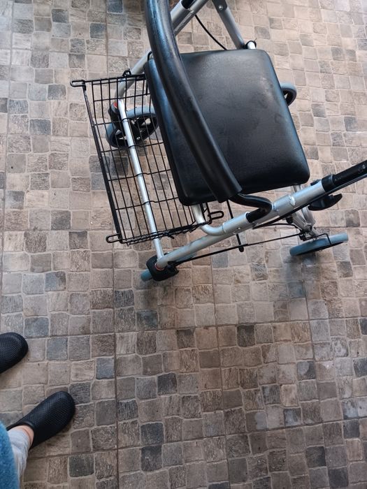 Andarilho pouco uso.