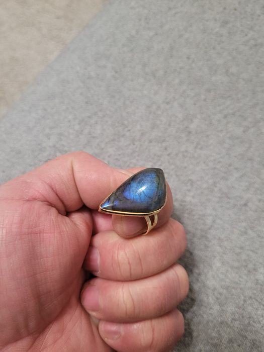 Кольцо с натуральным камнем Лабрадор