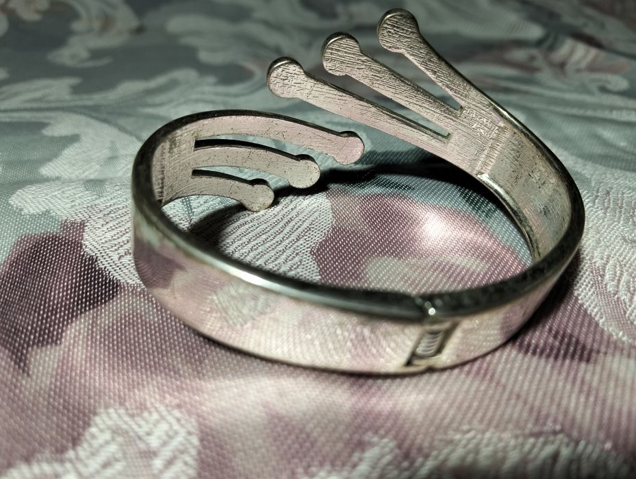 Pulseira metálica grossa