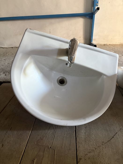 Umywalki w stanie bardzo dobrym