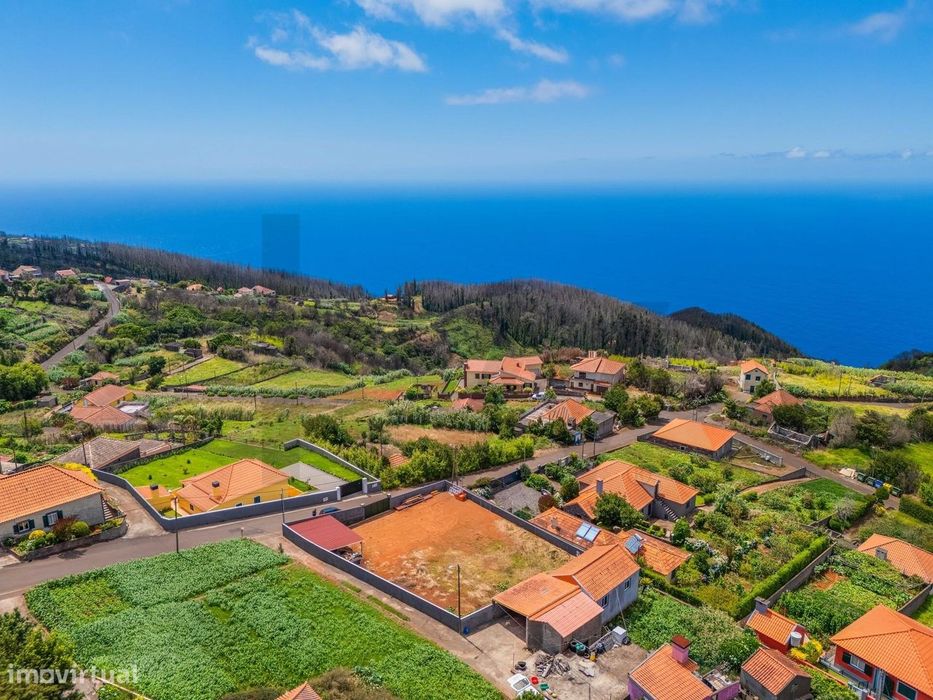 Terreno com Viabilidade de Construção | Achadas da Cruz – Porto Moniz