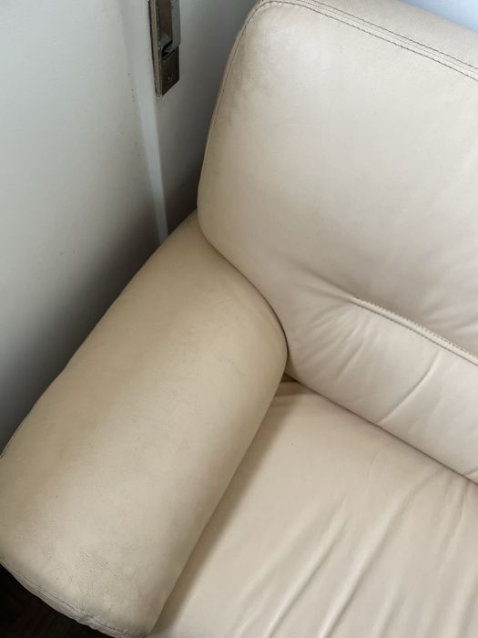 Sofa em pele 2/3 lugares