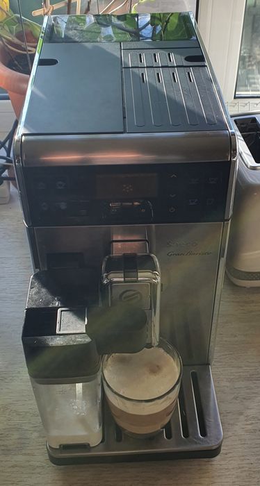 Кофемашина Saeco GranBaristo HD8965, б/у, состояние хорошее