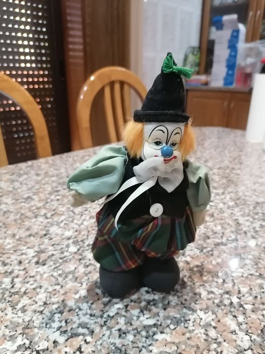 Palhaço em porcelana