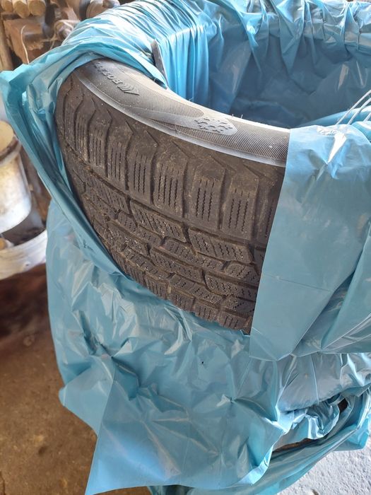 4 opony zimowe Firestone 215/60R16