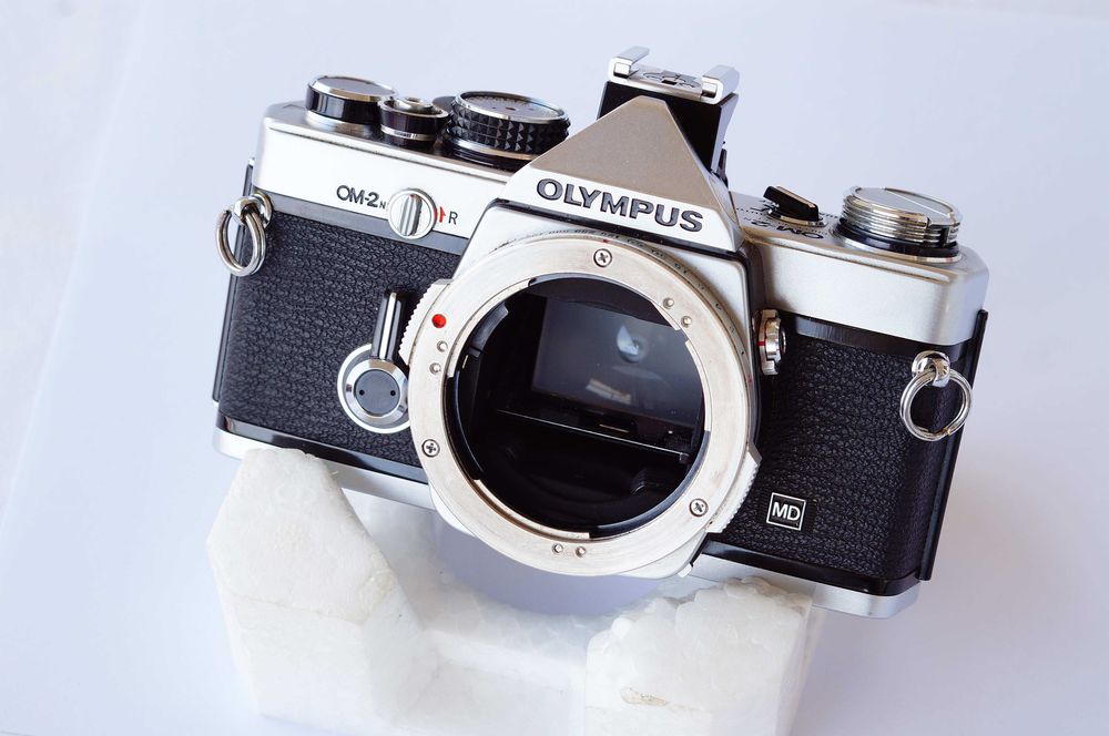 Aparat Olympus OM-2n z problemem