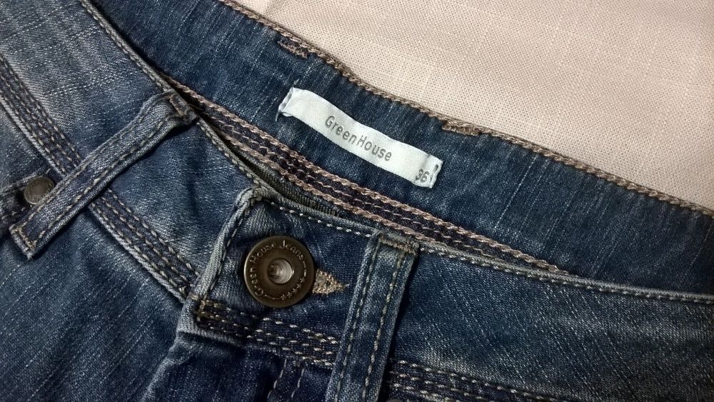 Nowe, ciemnoniebieskie jeansy firmy GreenHouse