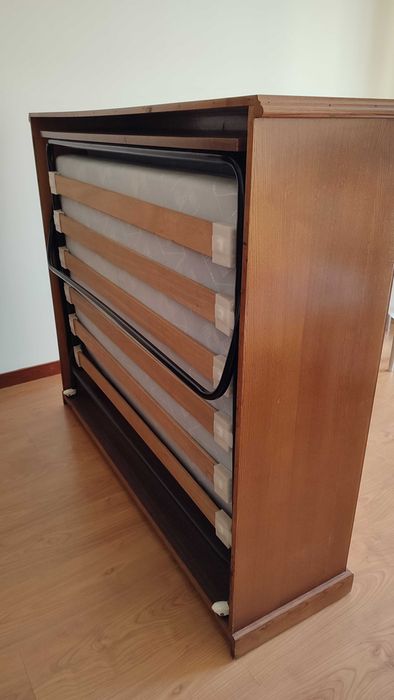 Cama dobrável portátil - lugar e meio - com armário madeira