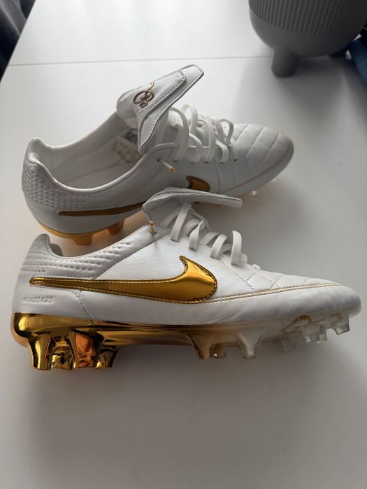 Nike Tiempo Legend R10 Limited Edition