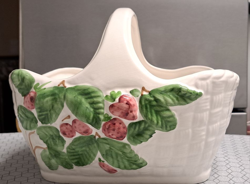 Cesta/ fruteira de porcelana vidrada