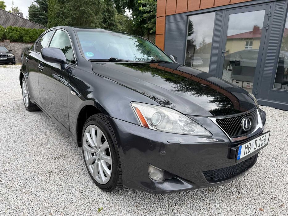 Lexus IS220