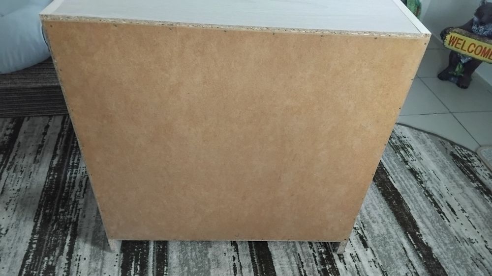 Продам тумбочку гарному стані