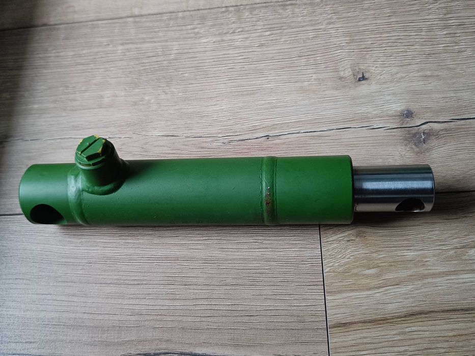 Modelarstwo JD DQ37015,AZ43606 siłownik 1450CWS