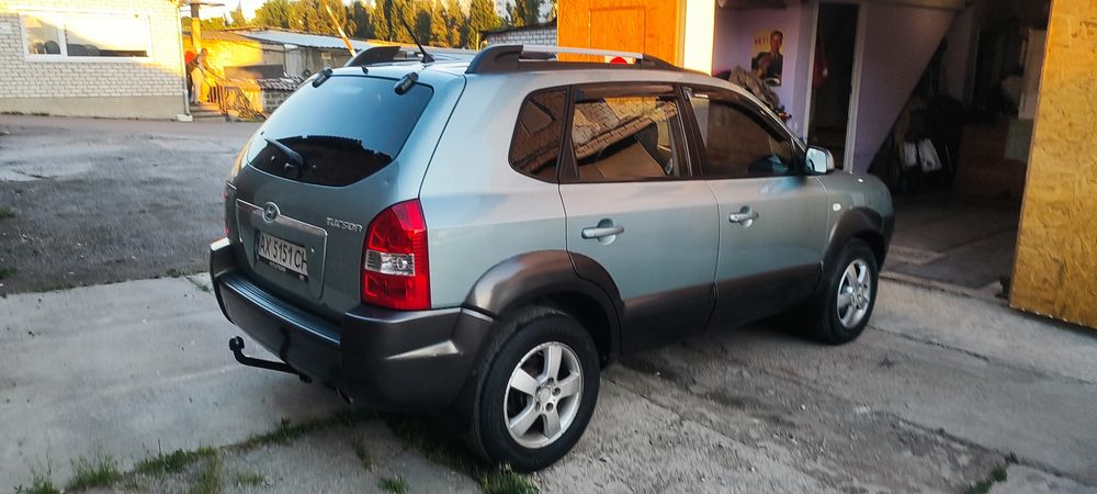 Продам хюндай туксон 2007 года выпуска.