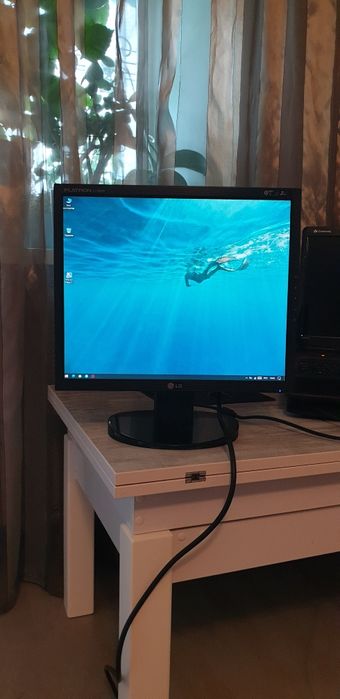 Манитор LG ,б/у,рабочий.