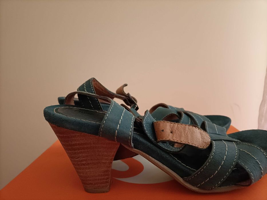 Sandálias - Marca Hush Puppies - 39