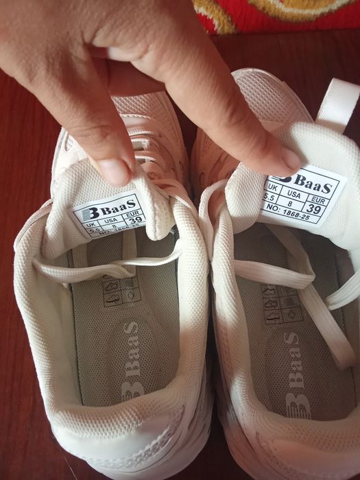 Кросівки жіночі Baas