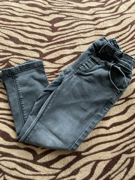 Продам джинси Next на 3 4 років