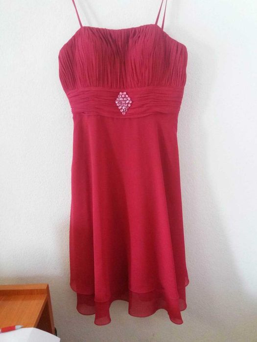 Vestidos de Cerimonia, utilizados uma vez, desde 6 euros cada