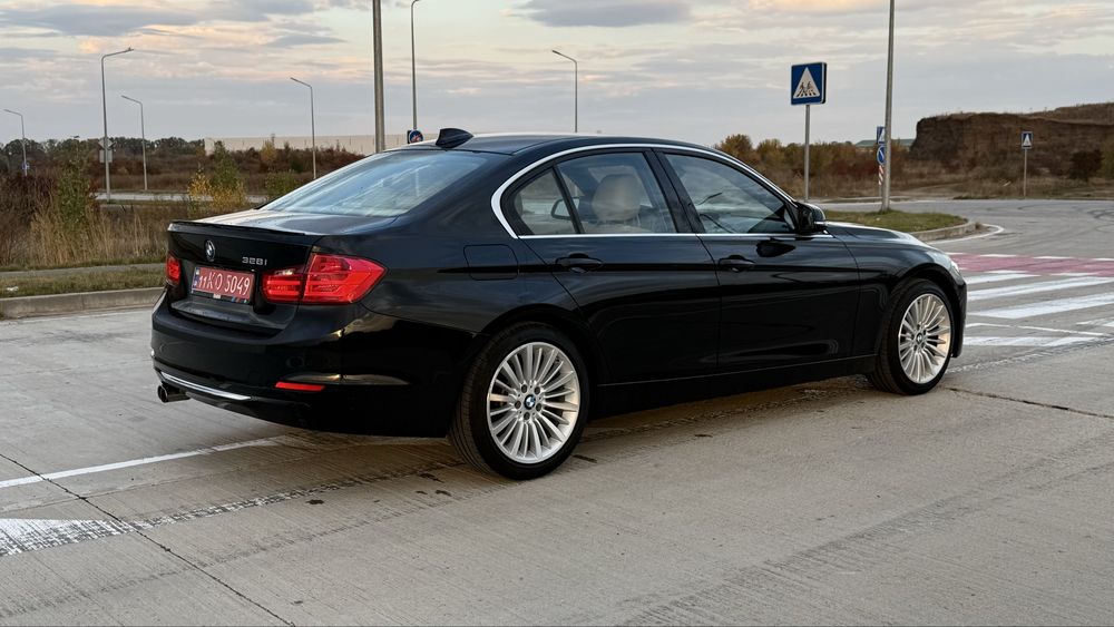 BMW 328i Luxury  2015