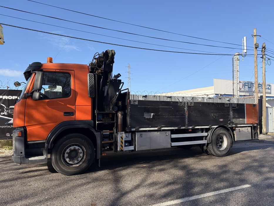 VOLVO FM360 COM GRUA HMF 1560 APENAS 600.000km ###OPORTUNIDADE###