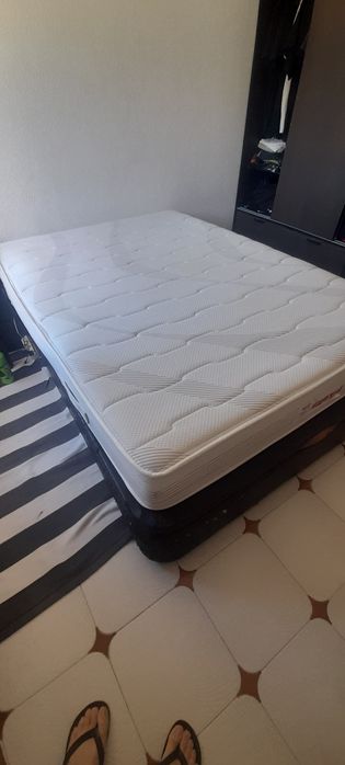 Cama de casal  sommier + Colchão