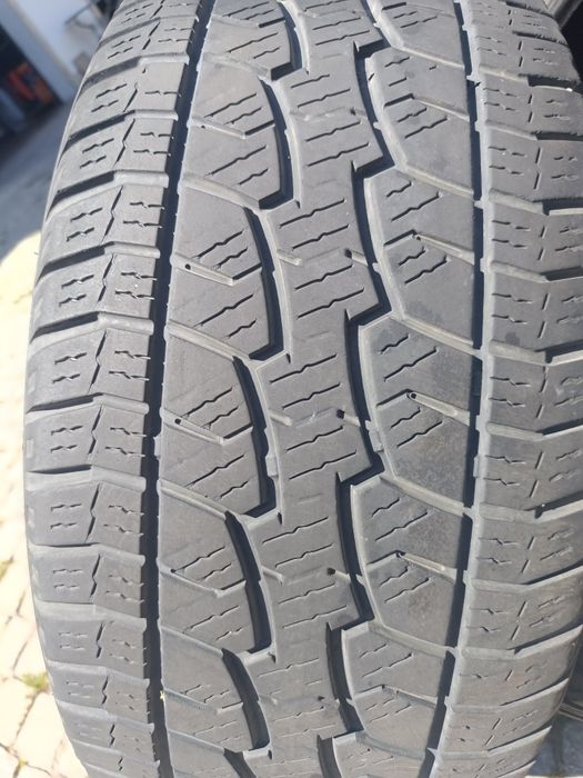 Vendo 4 pneus 275/45/20