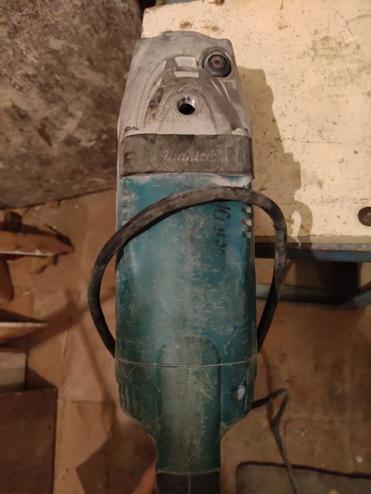 Болгарка 230 Makita GA9020 2010