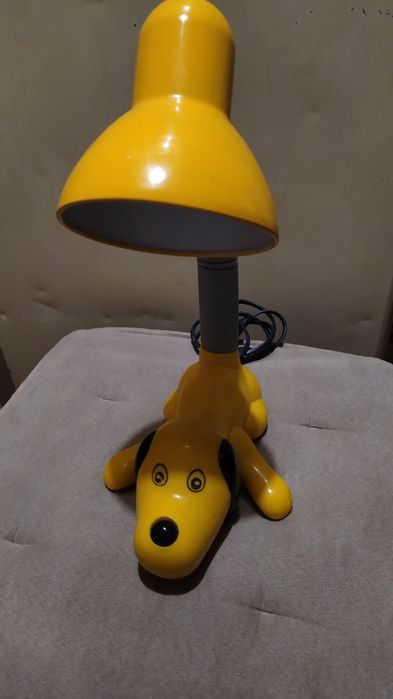 Настільна лампа.