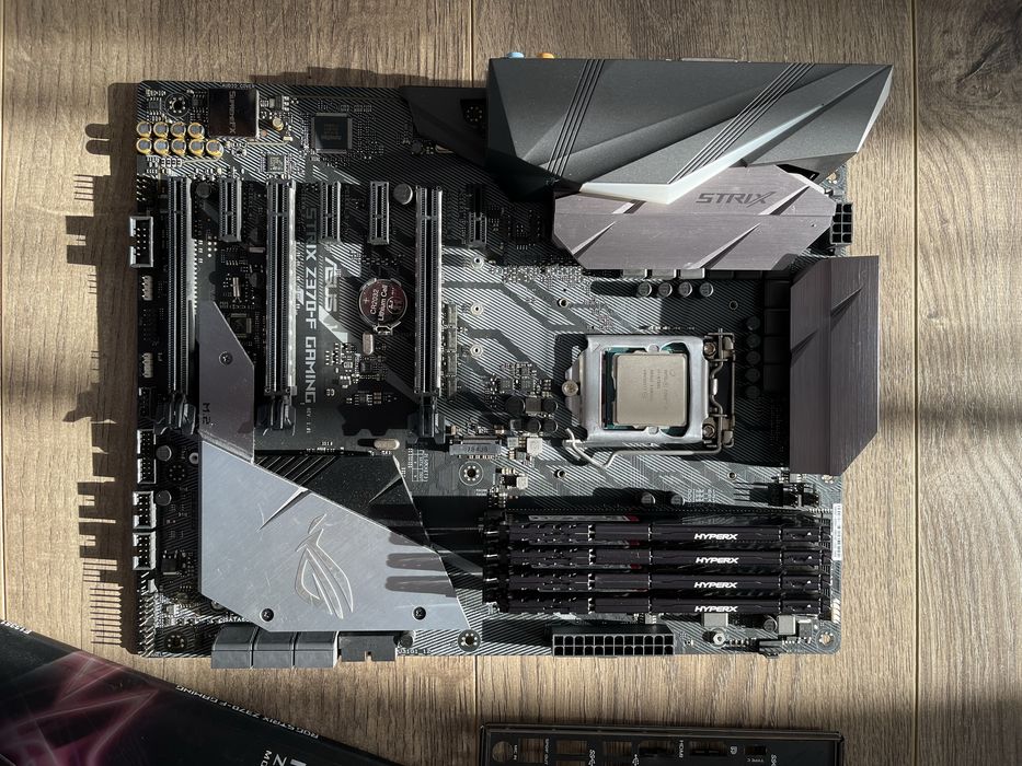 I7 9700K + Rog Strix Z370 F-Gaming + 64GB DDR4