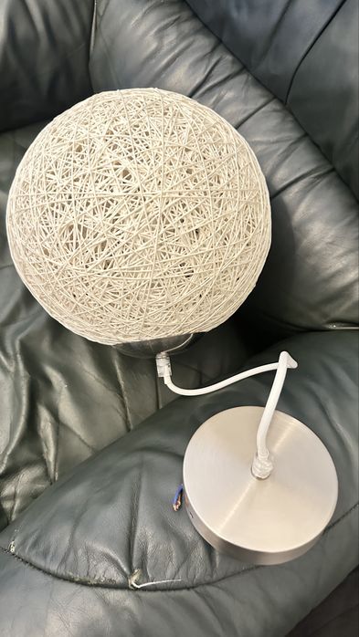 Caandeiro de teto suspenso branco