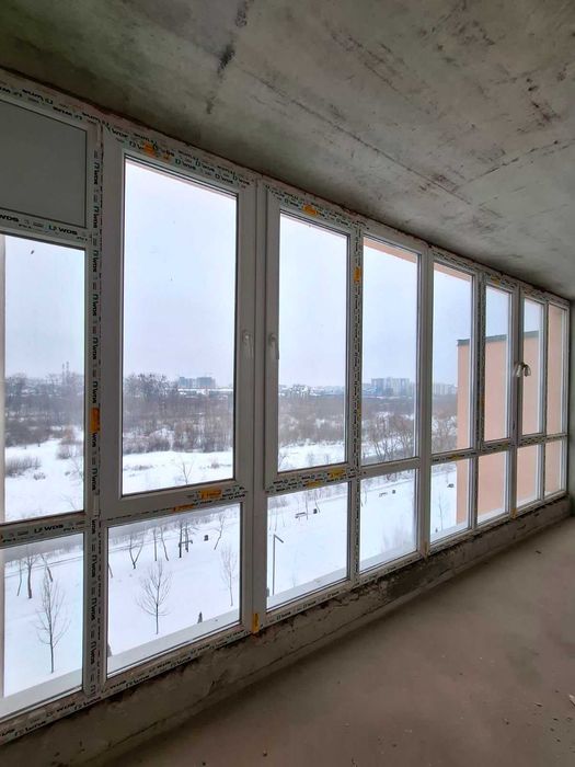 Продаю панорамну 4кімнатну квартиру на березі річки.Газифікована.110м2