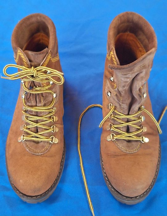 Botas em Pele Castanha