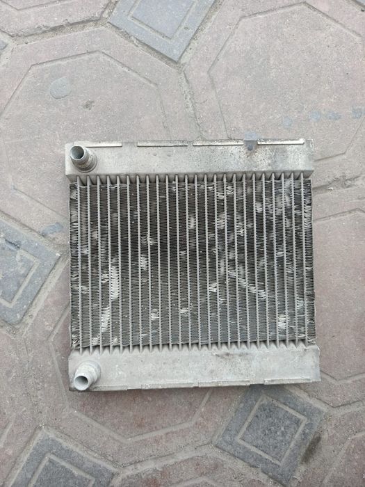 Радиатор охлаждения двигателя BMW f10      5 G30 2017 - 2023