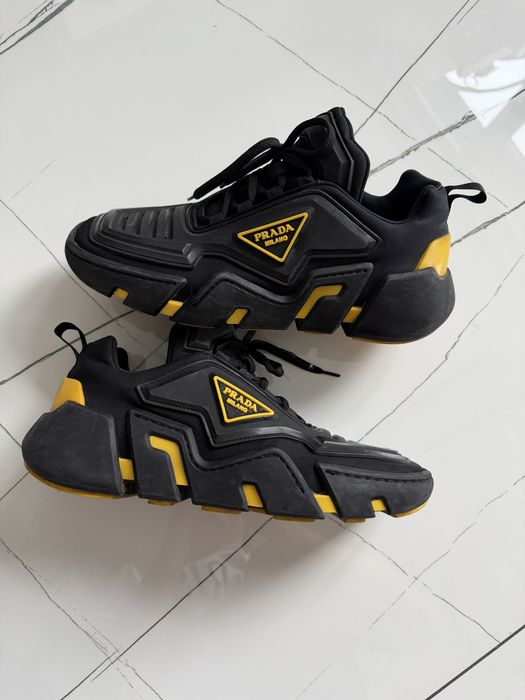 Продам мужские кроссовки prada