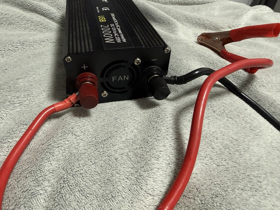 Інвертор автомобільний Lvyuan USB 12V 220V 2000W