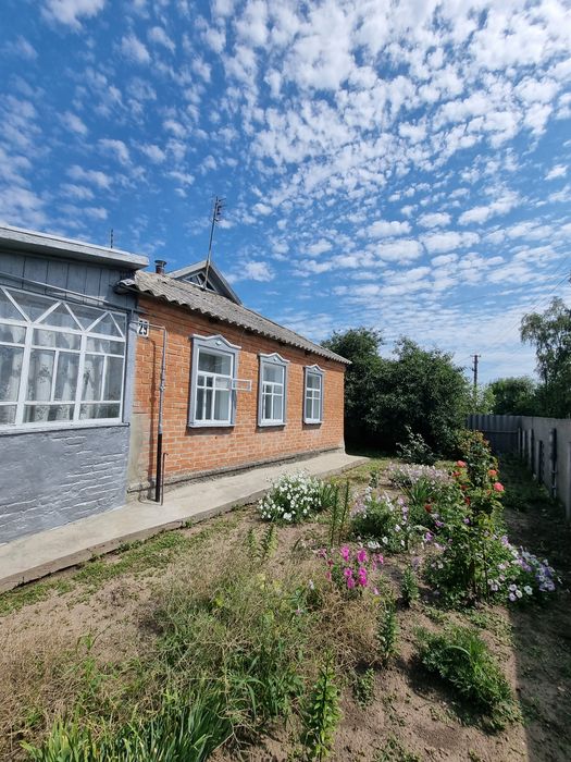 Продаж окремого, добротного будинку всі комунікації, біля Диканьки