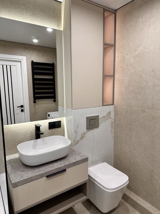 Продаж сучасної 2 кімнатної квартири по вул. Смакули