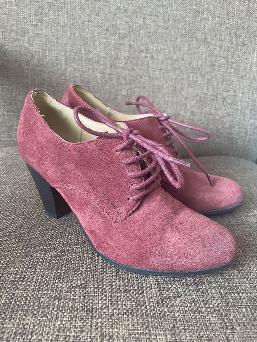 Półbuty sznurowane z zamszu damskie
